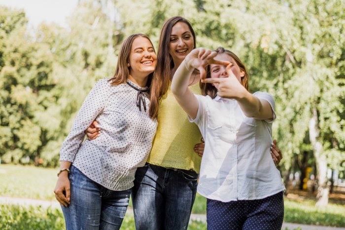 Znaczenie i pochodzenie imienia Halina – kiedy są imieniny i kto jest znany o tym imieniu